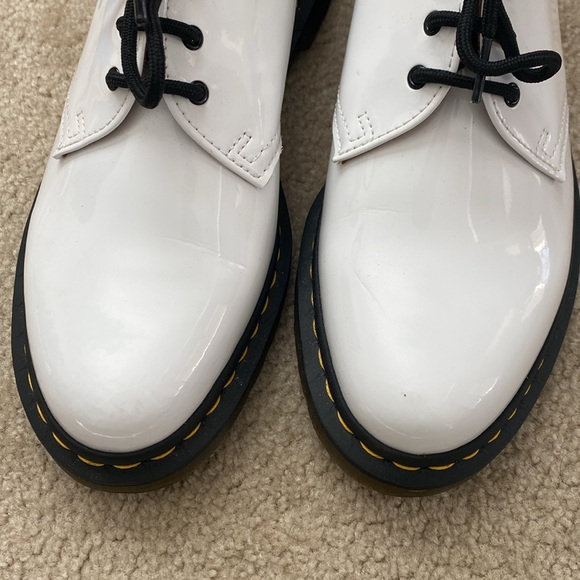 Dr. Martens White Patent Leather Oxford Shoes Size 9m - Picture 2 of 7